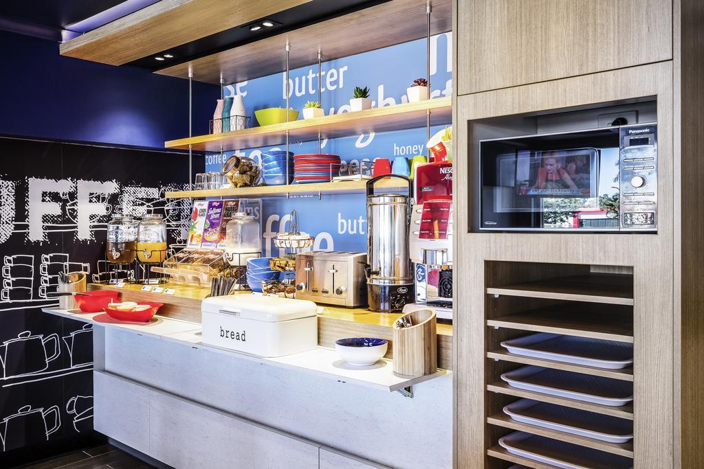 Ibis Budget Bordeaux Centre Bastide Exterior photo