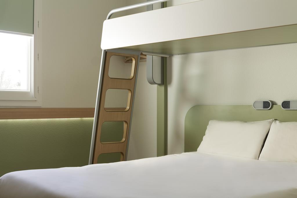 Ibis Budget Bordeaux Centre Bastide Exterior photo