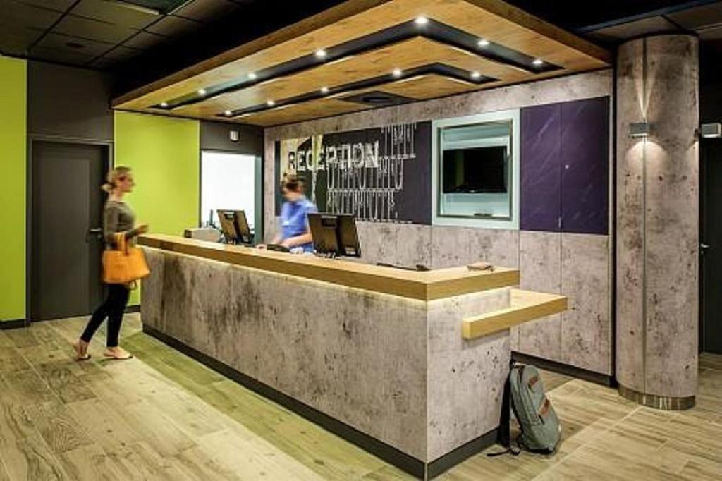Ibis Budget Bordeaux Centre Bastide Exterior photo